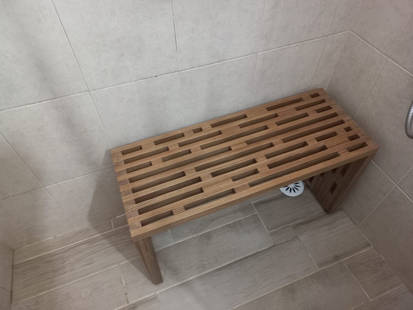 ספסל למקלחת מעץ טיק