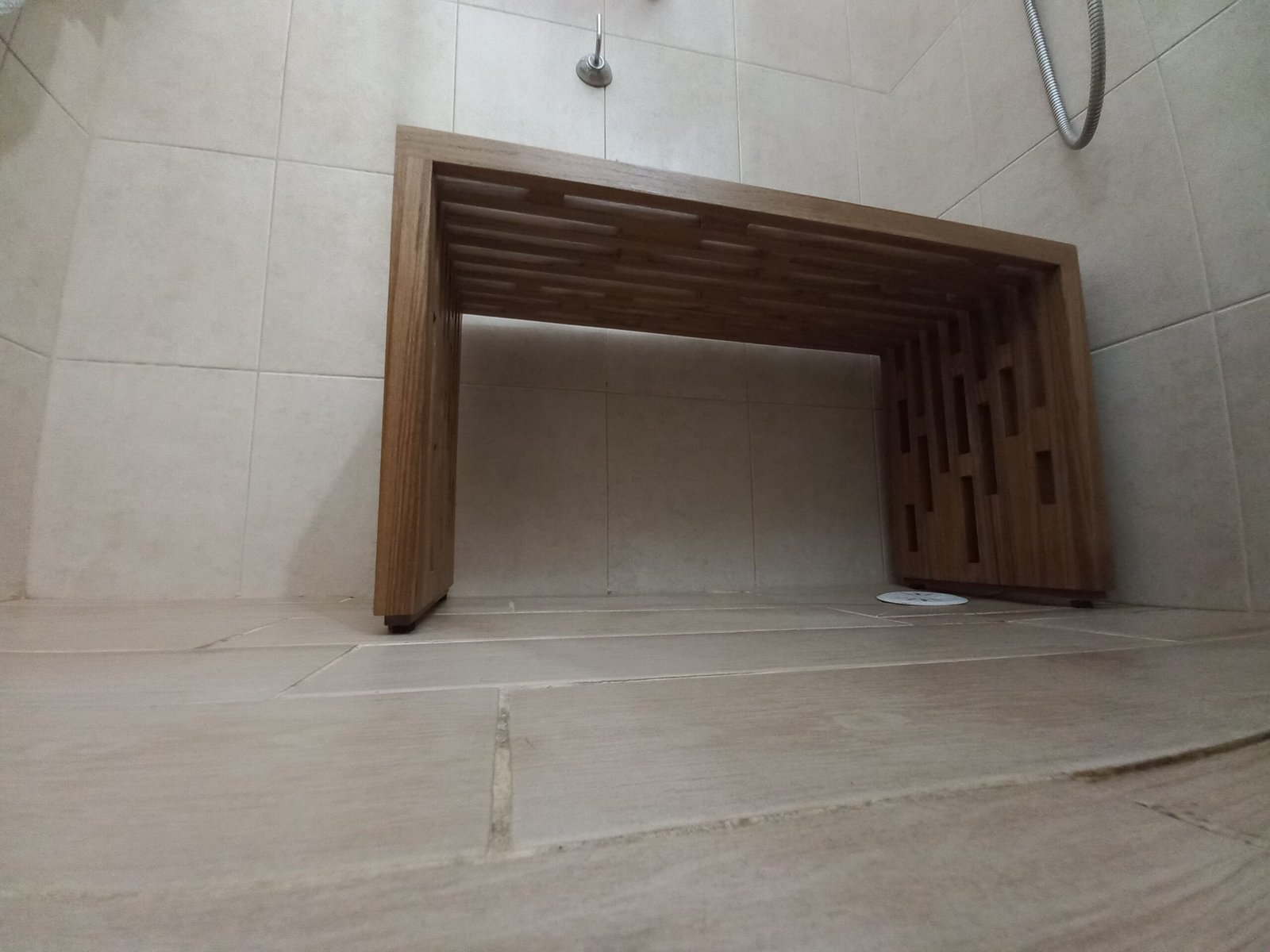 ספסל למקלחת מעץ טיק